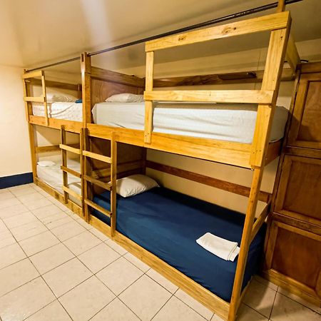 Hostal El Rio León Kültér fotó