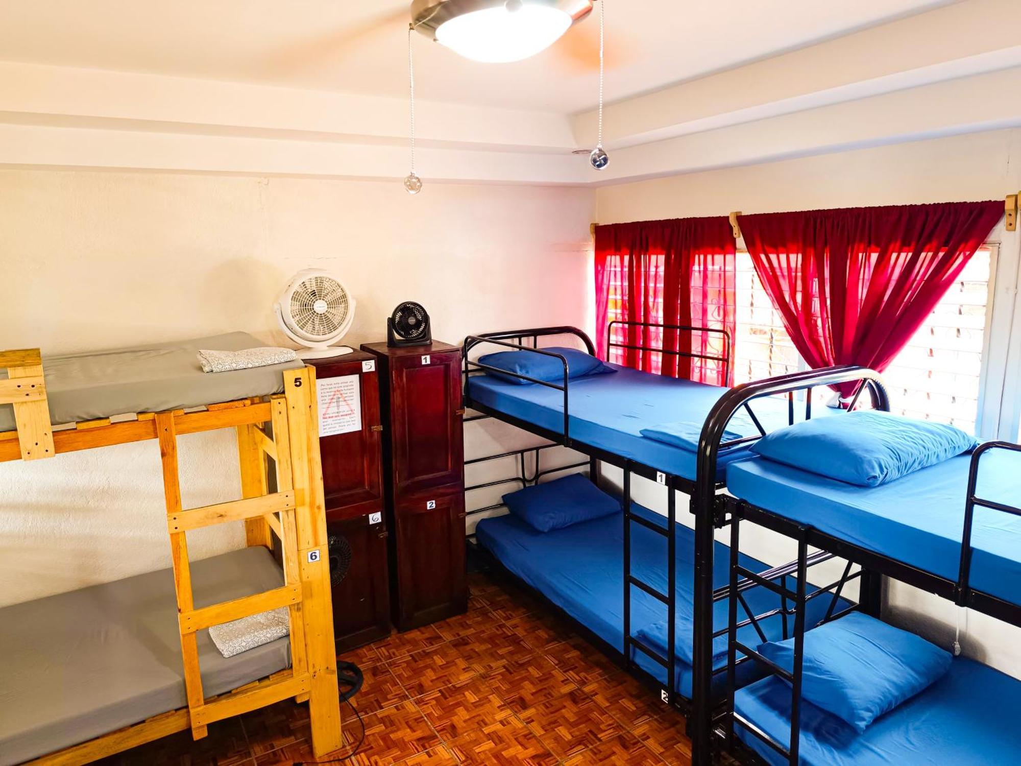 Hostal El Rio León Kültér fotó