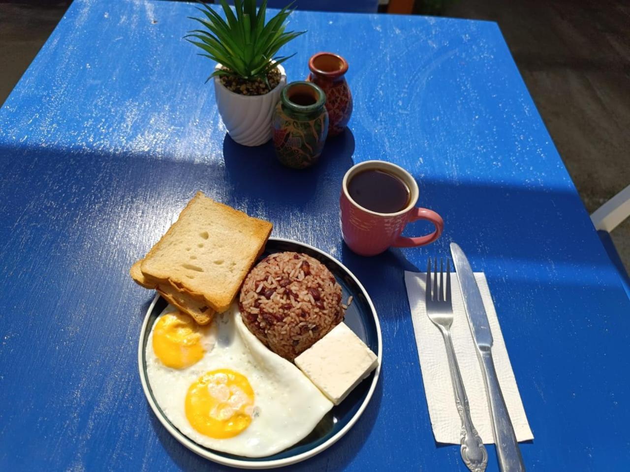 Hostal El Rio León Kültér fotó