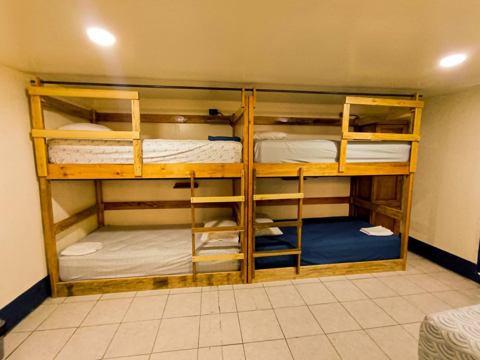 Hostal El Rio León Kültér fotó