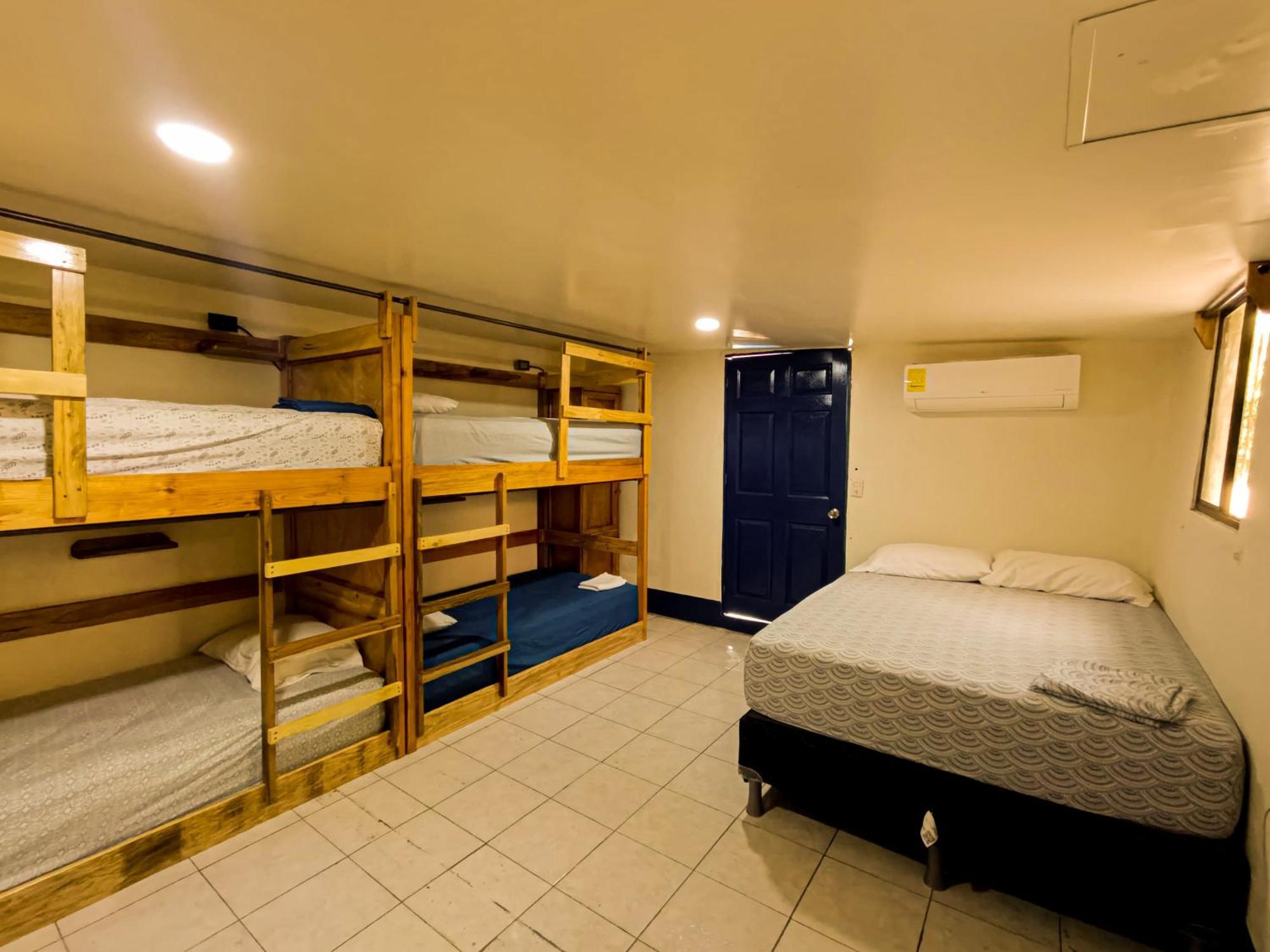 Hostal El Rio León Kültér fotó