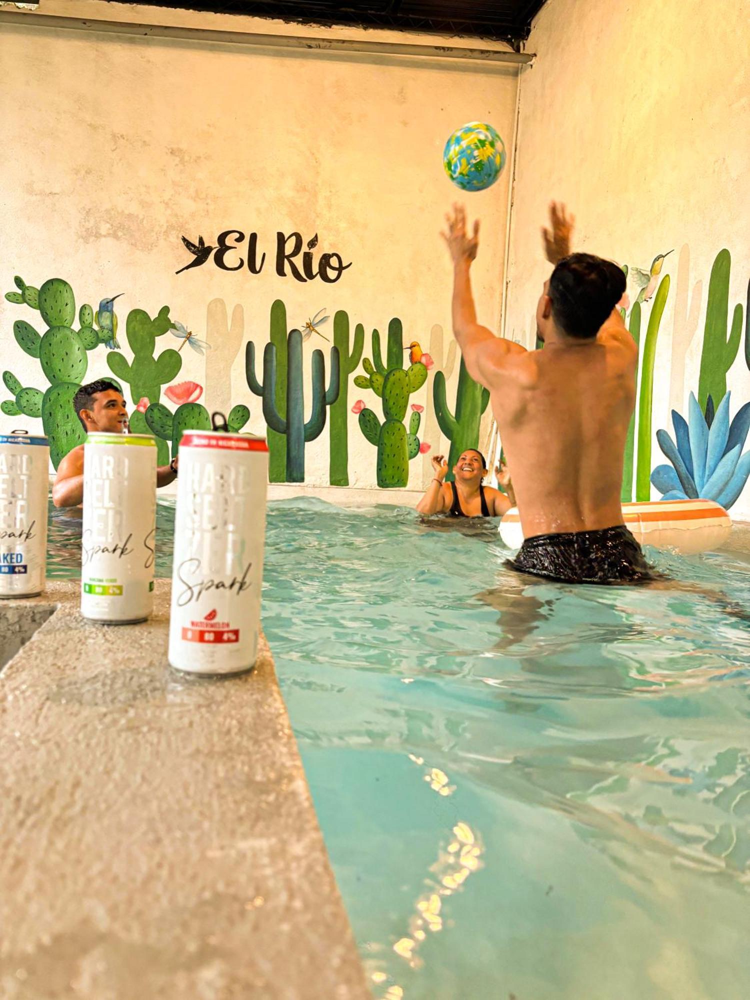 Hostal El Rio León Kültér fotó